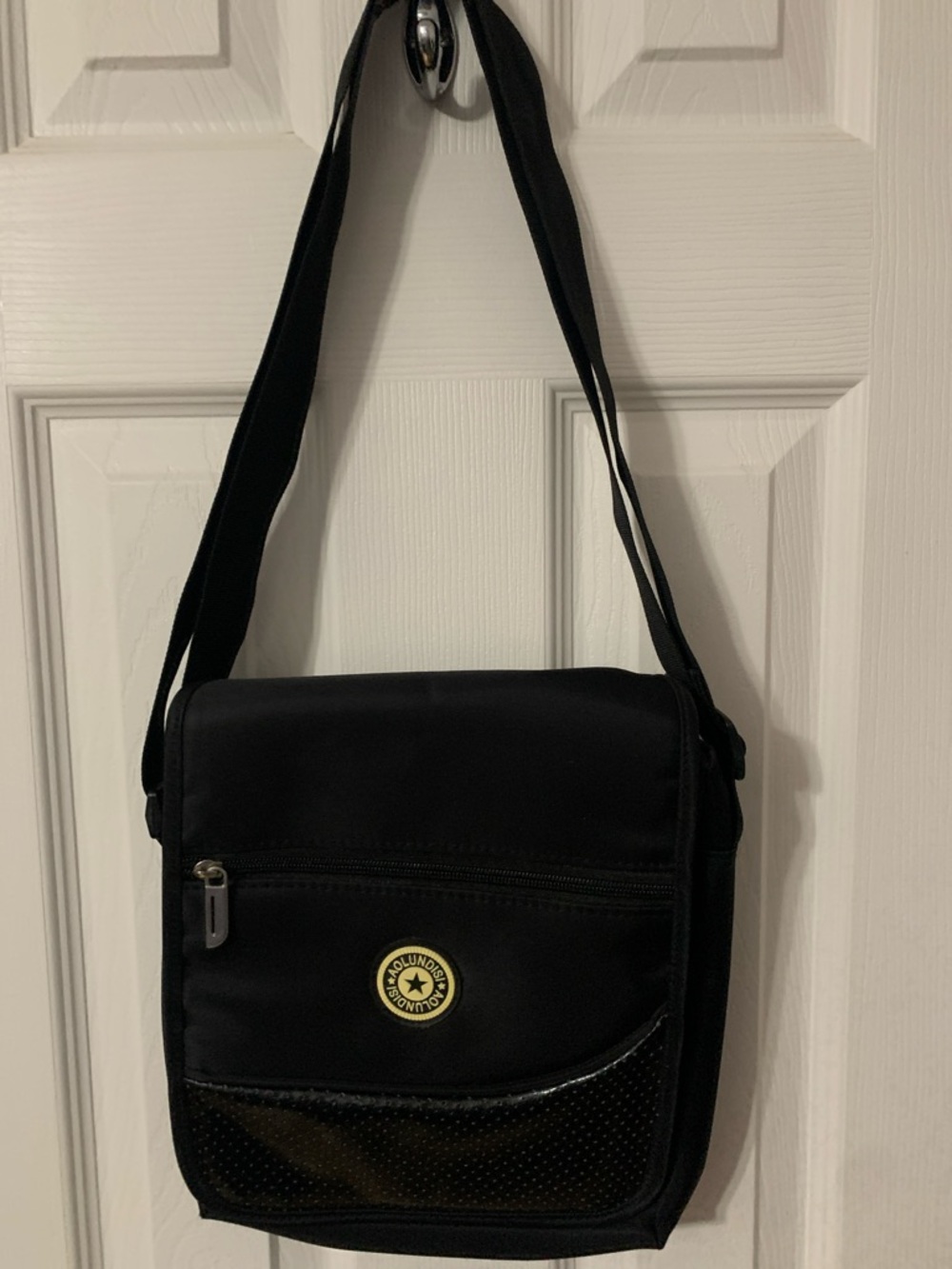 Unisex Black Crossbody Messenger Bag with Front Zip Pocket - Unbranded